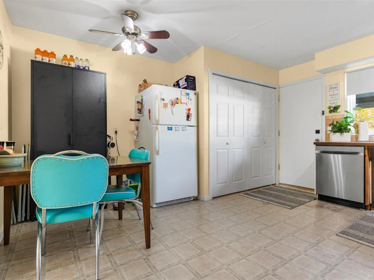 9395 Carleton Street, Chilliwack, BC, V2P 6E1 - 14
