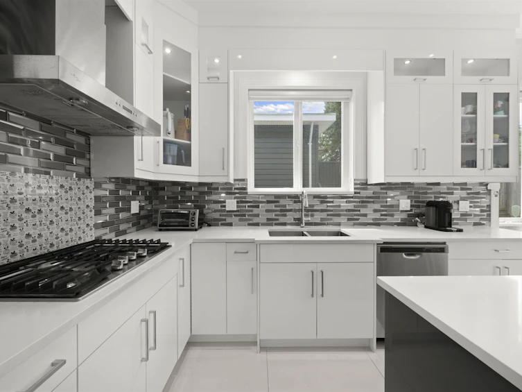 7697 Ulster Street, Burnaby, BC, V5E 2G1 - 3
