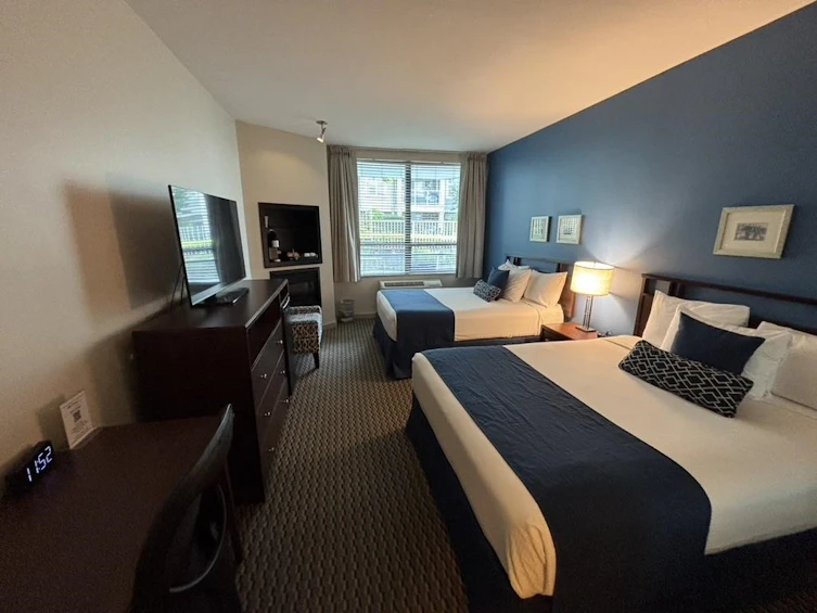 209-15611 Marine Drive, Surrey, BC, V4B 1E1 - 2