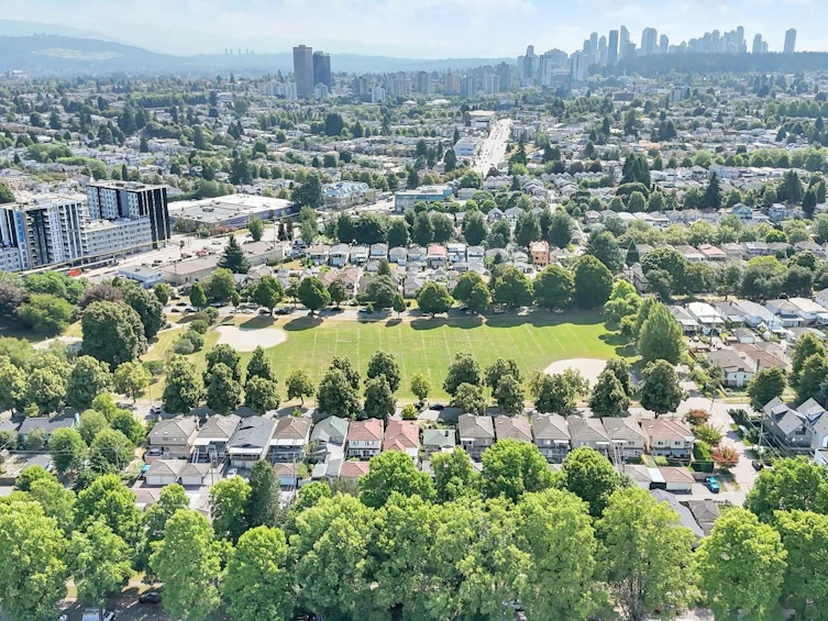5338 Chambers Street, Vancouver, BC, V5R 3M1 - 12