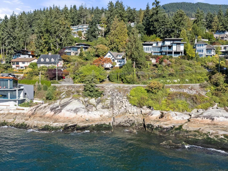 3721 Sunset Lane, West Vancouver, BC, V7V 1N3 - 2