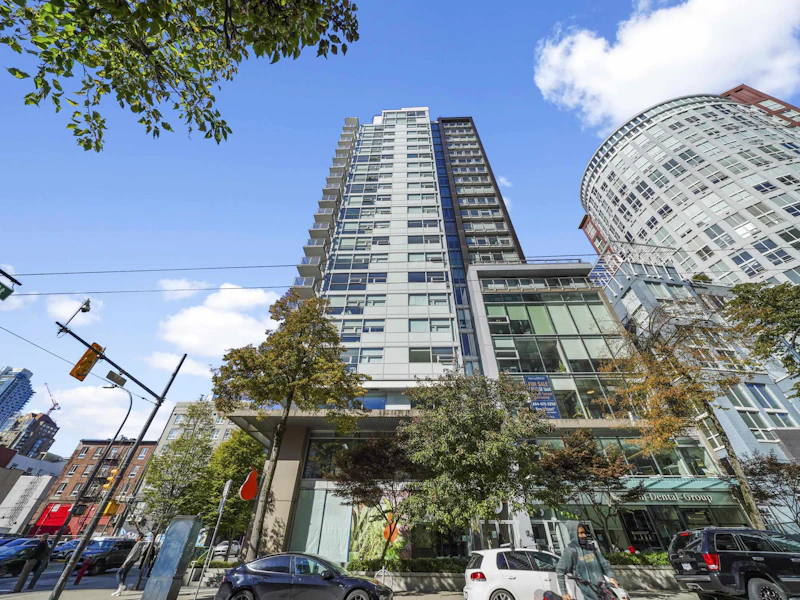 2204 - 999 Seymour Street, Vancouver BC V6B 0M5