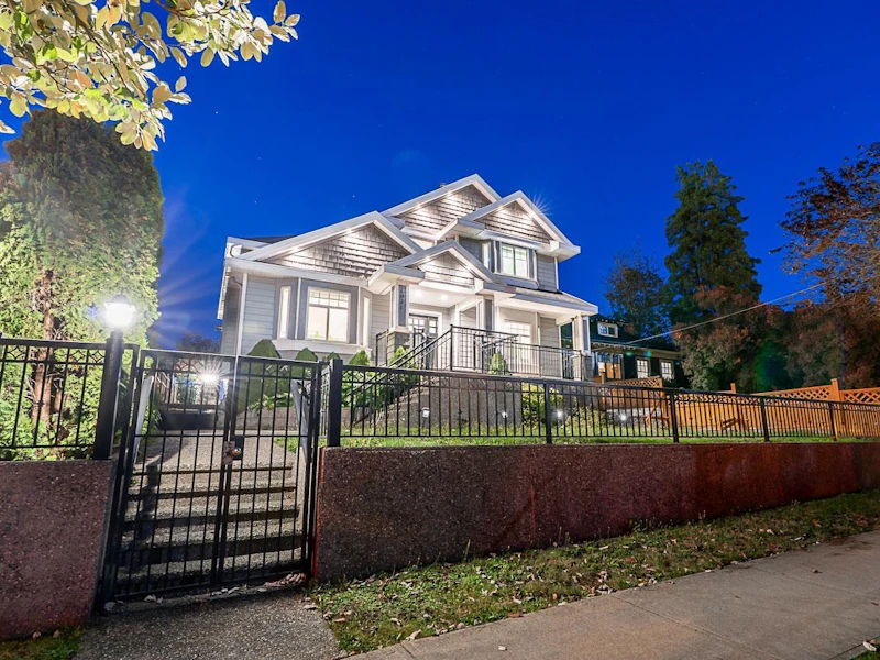 1931 Eighth Avenue, New Westminster BC V3M 2T2