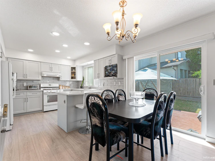13248 82 Avenue, Surrey, BC, V3W 8Z4 - 13