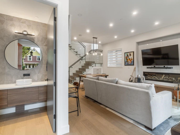 1-938 E 10th Avenue, Vancouver, BC, V5T 2B2 - 3