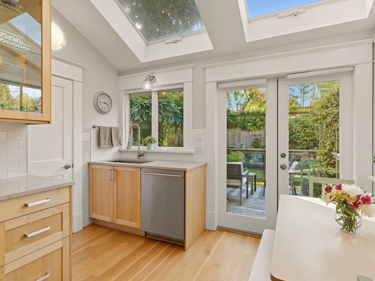 3415 Prince Edward Street, Vancouver, BC, V5V 3X7 - 11