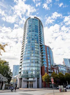 2303 58 Keefer Place