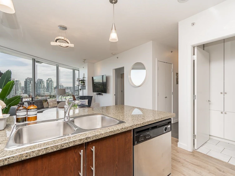 1709-688 Abbott Street, Vancouver, BC, V6B 0B9 - 13