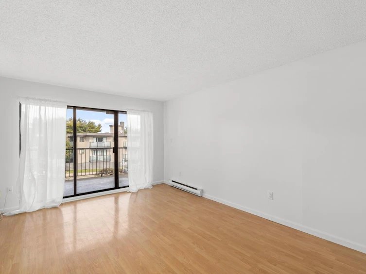 215-808 8th Avenue, Vancouver, BC, V5T 1T5 - 6