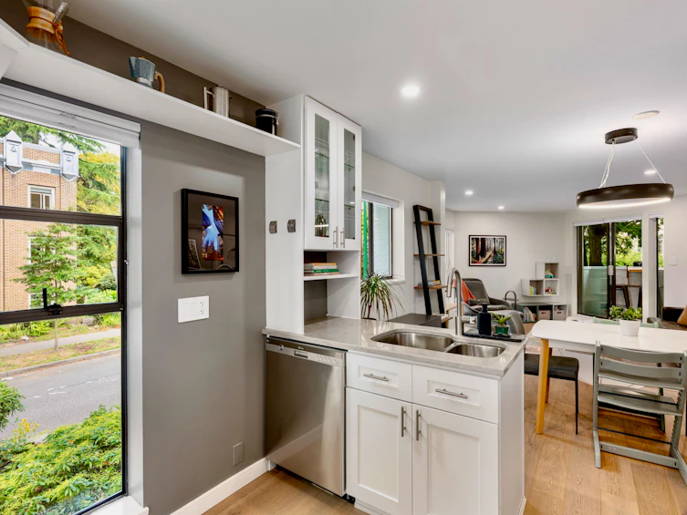 101-936 Bute Street, Vancouver, BC, V6E 1Y8 - 11