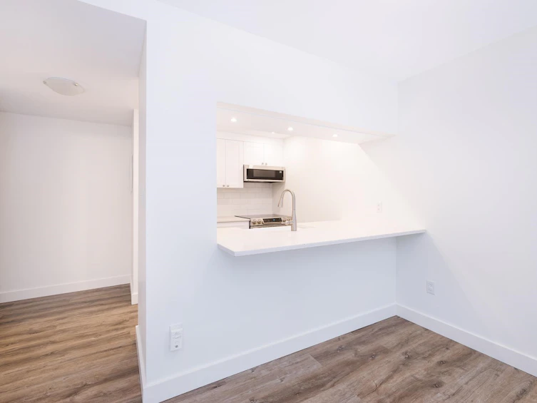 3182 Mountain Highway, North Vancouver, BC, V7K 2H5 - 19