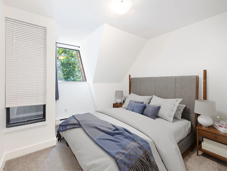 3182 Mountain Highway, North Vancouver, BC, V7K 2H5 - 5