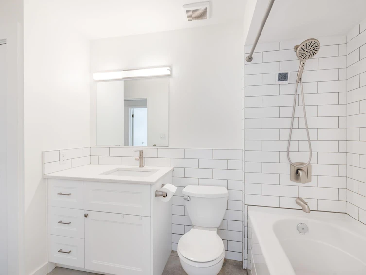 3182 Mountain Highway, North Vancouver, BC, V7K 2H5 - 10