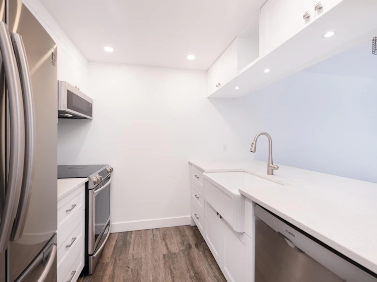 3182 Mountain Highway, North Vancouver, BC, V7K 2H5 - 20