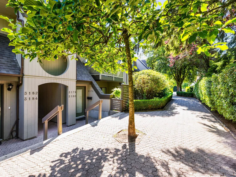3182 Mountain Highway, North Vancouver, BC, V7K 2H5 - 34