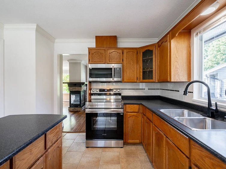 5966 186 Street, Surrey, BC, V3S 7Z8 - 11