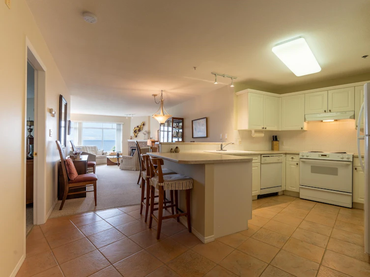 102-5470 Inlet Avenue, Sechelt, BC, V7Z 0H4 - 8