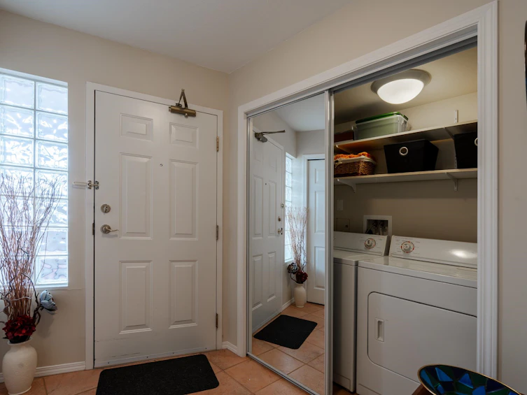 102-5470 Inlet Avenue, Sechelt, BC, V7Z 0H4 - 23