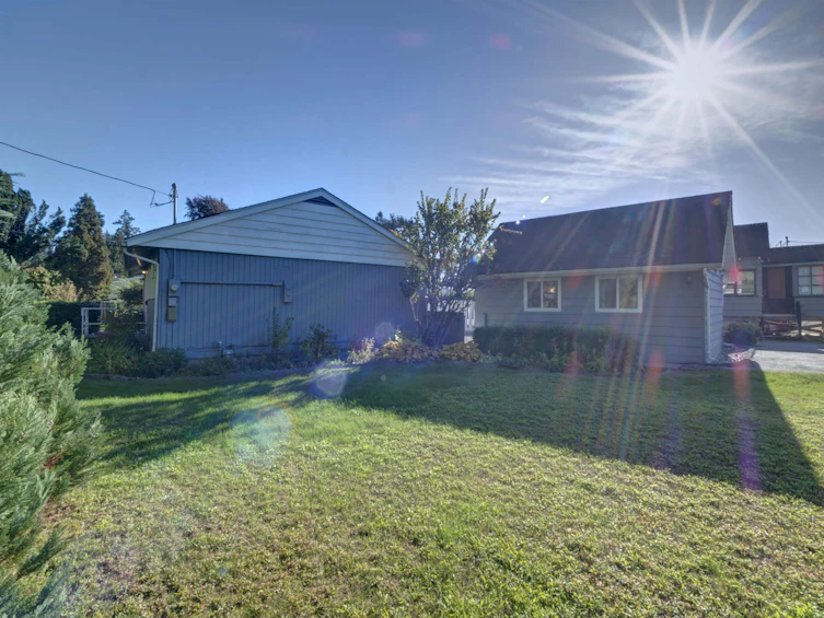4657 Whitaker Road, Sechelt, BC, V7Z 0E4 - 11