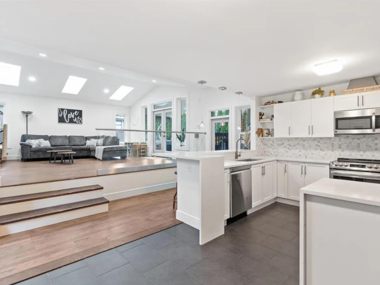 24055 Fern Crescent, Maple Ridge, BC, V4R 2S1 - 5