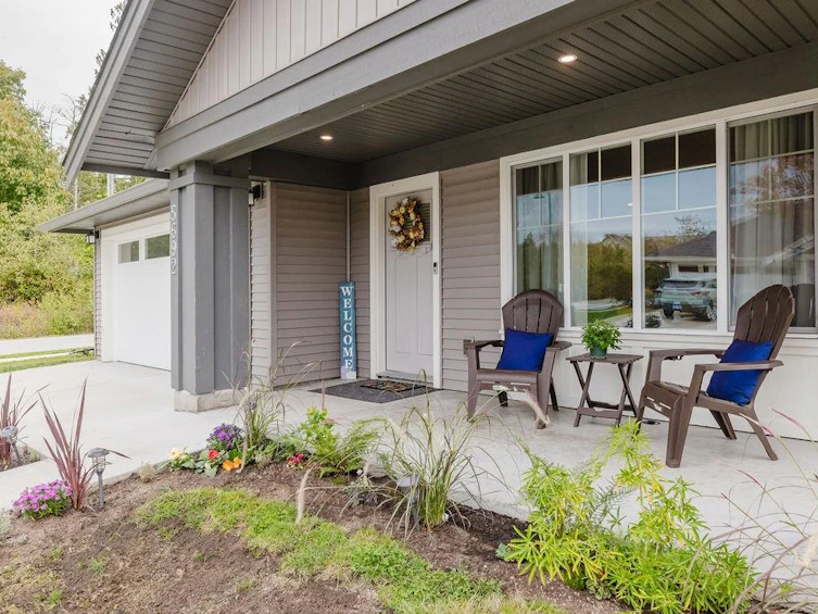 5692 Partridge Way, Sechelt, BC, V7Z 0M4 - 3