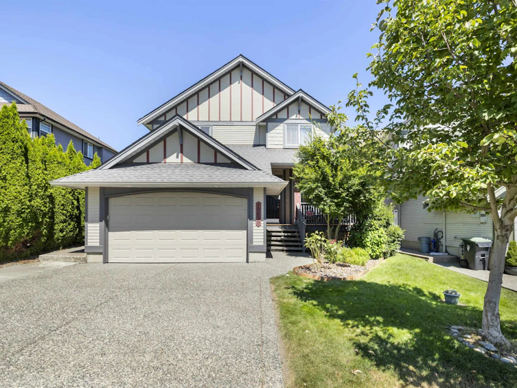 19629 68a Avenue, Langley, BC, V2Y 3H2