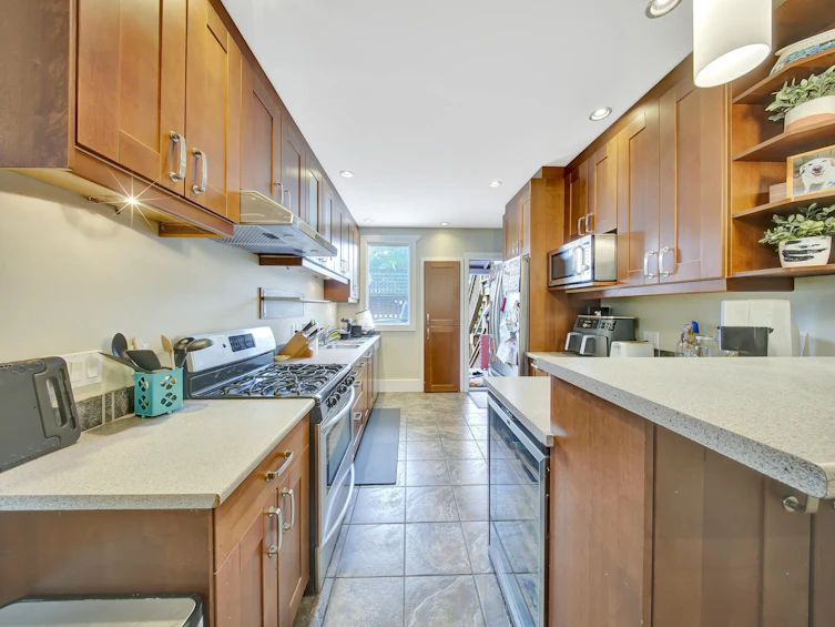 2770 W 5th Avenue, Vancouver, BC, V6K 1T4 - 8