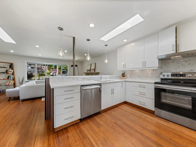 13044 14 Avenue, Surrey, BC, V4A 1G3 - 8
