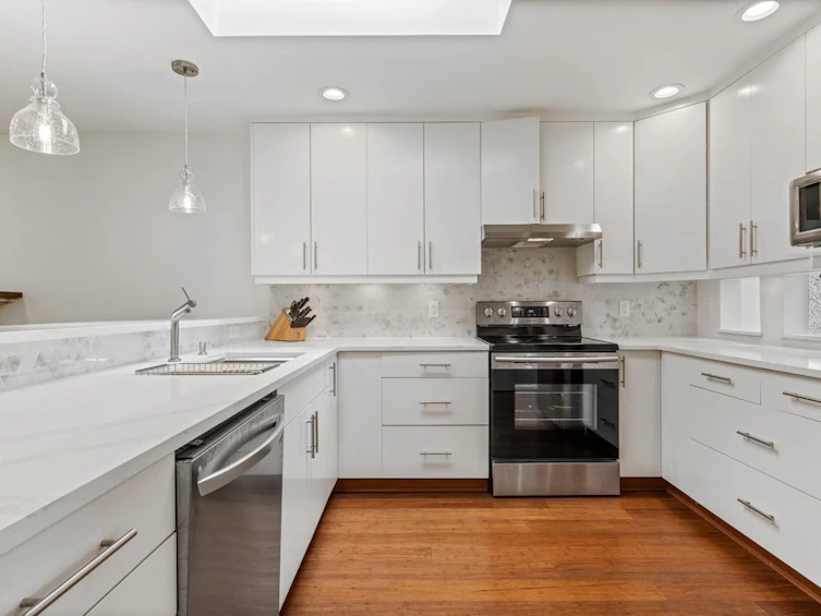 13044 14 Avenue, Surrey, BC, V4A 1G3 - 9