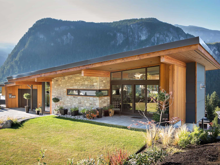 38561 Sky Pilot Drive, Squamish, BC, V8B 0T6 - 2