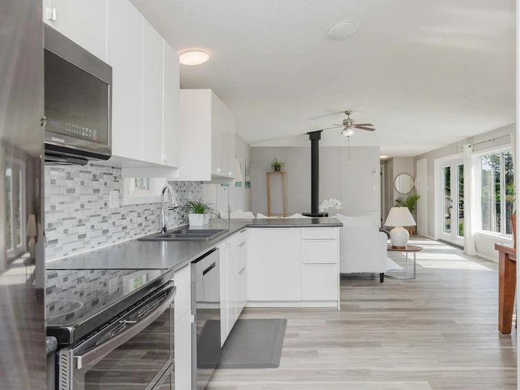 9153 Sunshine Coast Highway, Halfmoon Bay, BC, V7Z 1E9 - 4
