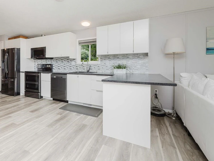 9153 Sunshine Coast Highway, Halfmoon Bay, BC, V7Z 1E9 - 6