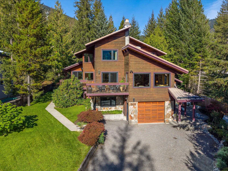 8609 Forest Ridge Drive, Whistler BC V0N 1B8
