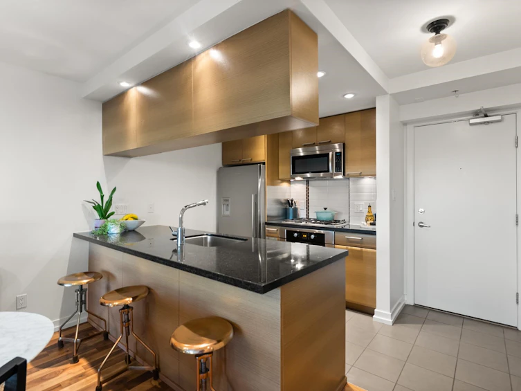 1102-1690 W 8th Avenue, Vancouver, BC, V6J 0B1 - 12