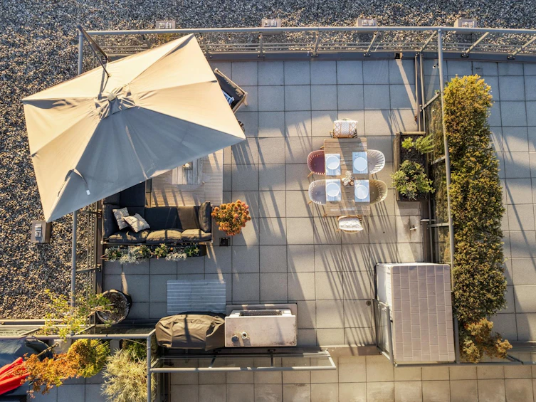 1102-1690 W 8th Avenue, Vancouver, BC, V6J 0B1 - 2