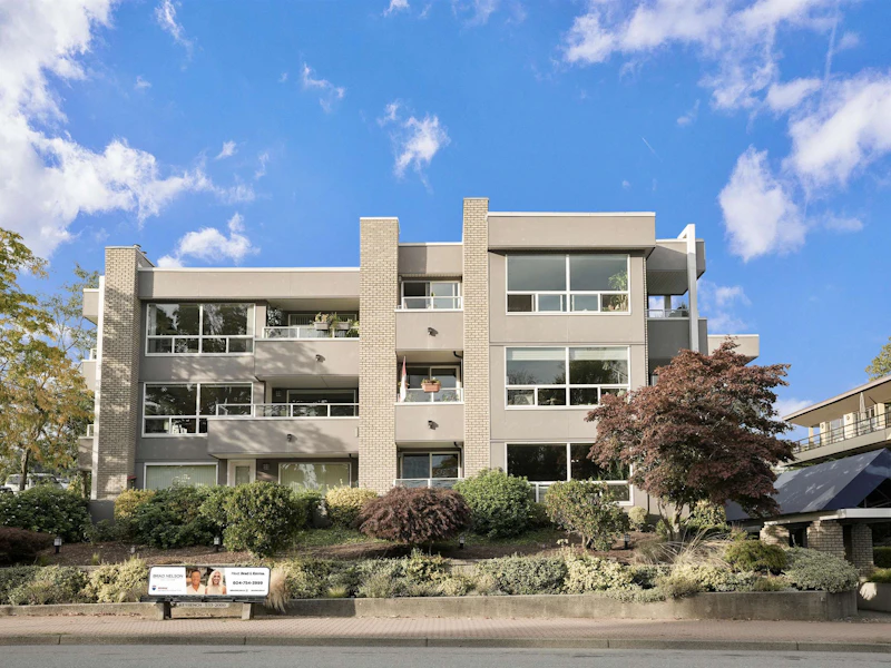 304 - 15717 Marine Drive, Surrey BC V4B 1E4