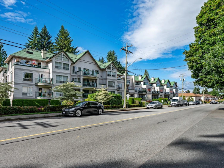 407-33280 E Bourquin Crescent, Abbotsford, BC, V2S 7K2 - 2