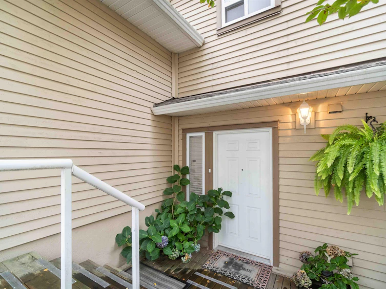 1159 Bennet Drive, Port Coquitlam, BC, V3C 6H2 - 2