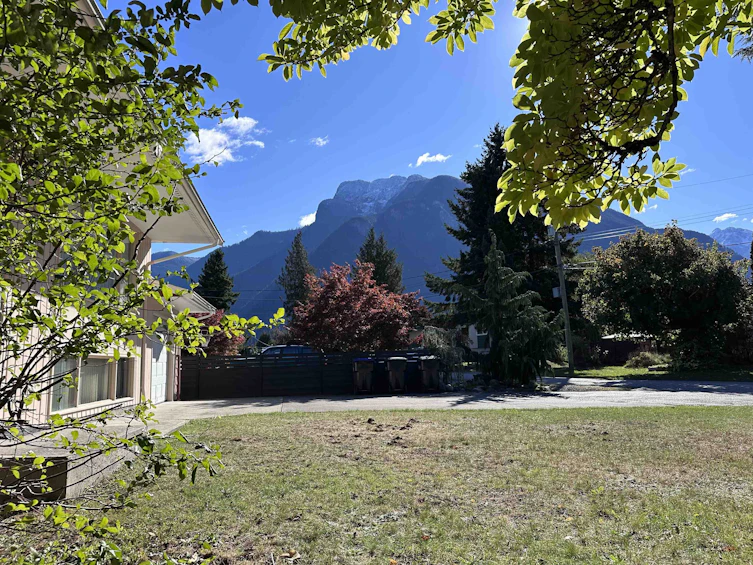 311 Allison Avenue, Hope, BC, V0X 1L0 - 3