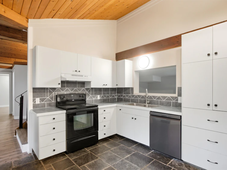 9257 Pemberton Portage Road, Pemberton, BC, V0N 1L0 - 11