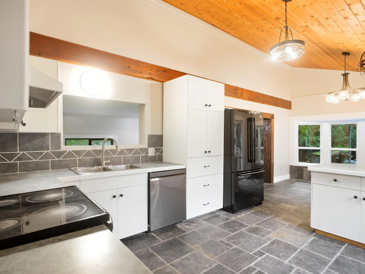 9257 Pemberton Portage Road, Pemberton, BC, V0N 1L0 - 10