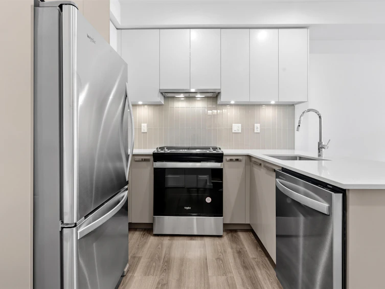 115-13788 76 Avenue, Surrey, BC, V3W 3V9 - 3