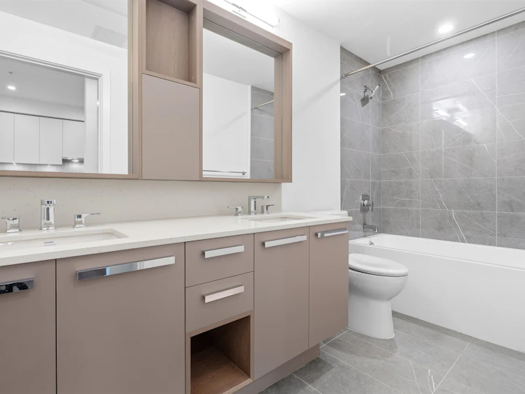 115-13788 76 Avenue, Surrey, BC, V3W 3V9 - 11