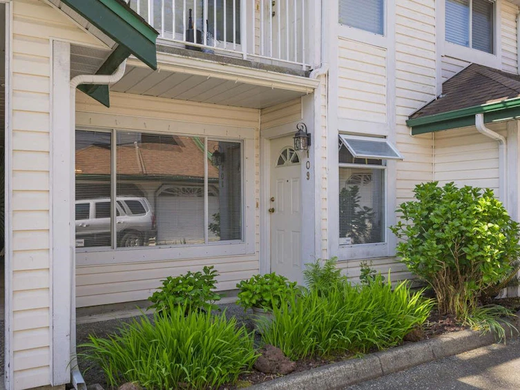 109-10308 155a Street, Surrey, BC, V3R 4K5 - 4