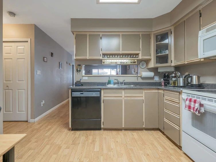 109-10308 155a Street, Surrey, BC, V3R 4K5 - 14