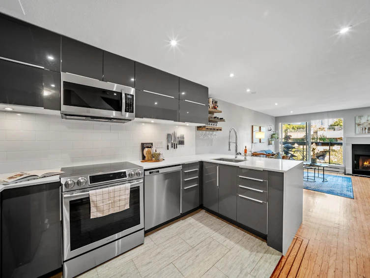 17-1345 W 4th Avenue, Vancouver, BC, V6H 3Y8 - 4