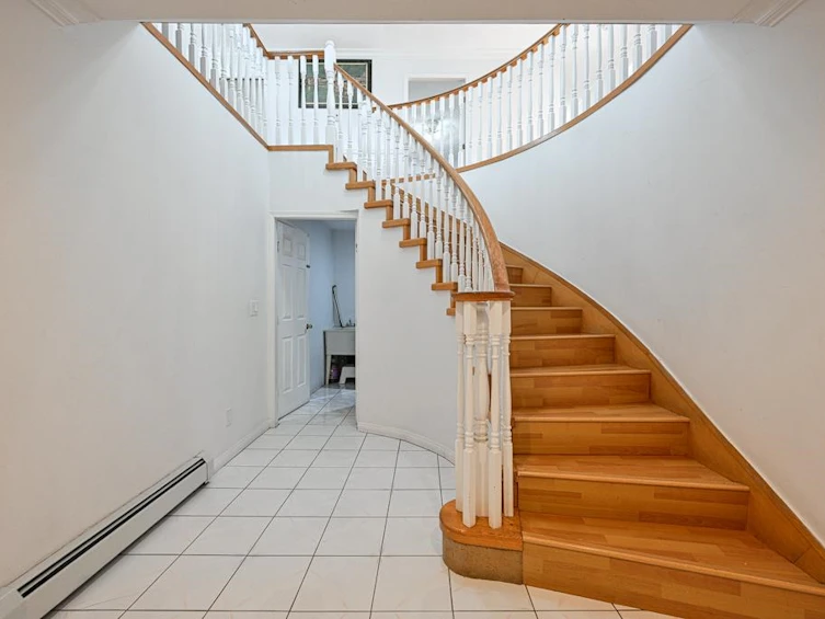 9638 131 Street, Surrey, BC, V3T 3P3 - 3