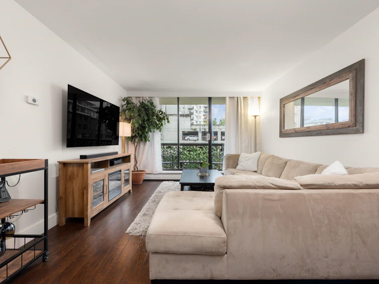 305-145 St Georges Avenue, North Vancouver, BC, V7L 3G8 - 9