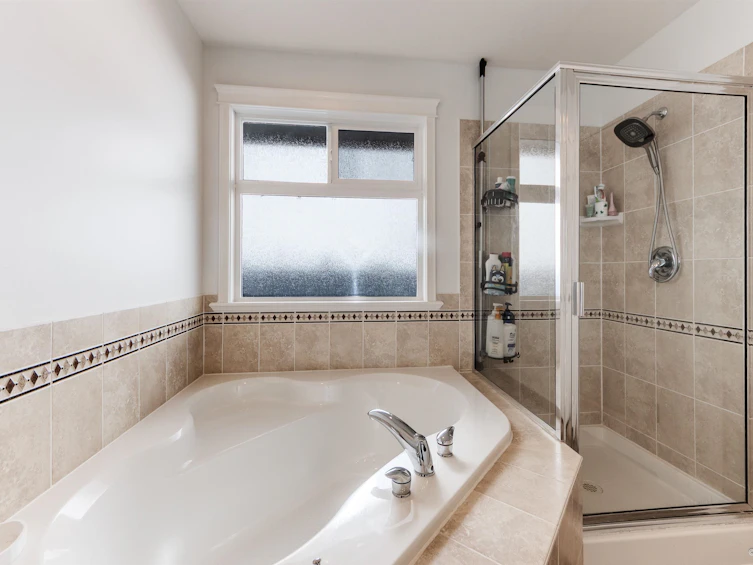6631 192a Street, Surrey, BC, V4N 0B9 - 18