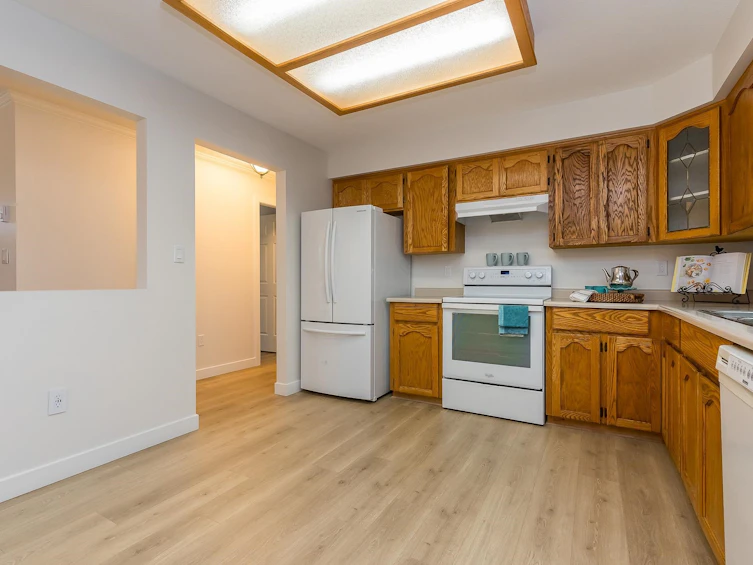 201-33110 George Ferguson Way, Abbotsford, BC, V2S 2L5 - 9